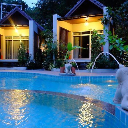 Baan Klang Aow Beach Resort バン・クルート エクステリア 写真