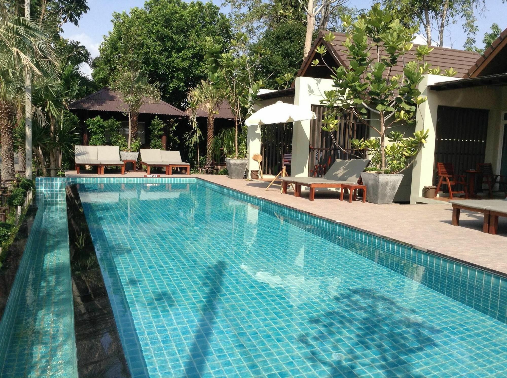 Baan Klang Aow Beach Resort バン・クルート エクステリア 写真
